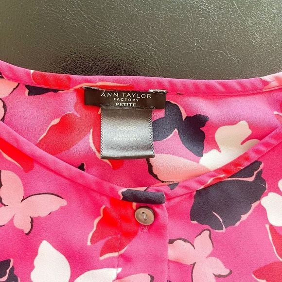 Ann Taylor Women's Pink Butterfly Button Up Short Sleeve Top Blouse Size XXSP - Picture 13 of 14